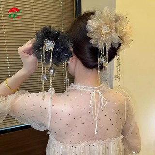 Phụ kiện tóc bướm mới từ Step by Step Lotus với tua rua hình hoa, kẹp tóc cao cấp dạng cá mập và mũ nón tiện lợi dành cho nữ