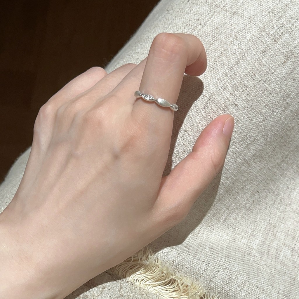 Nhẫn nữ đa năng chống phai màu bạc thời trang và đơn giản