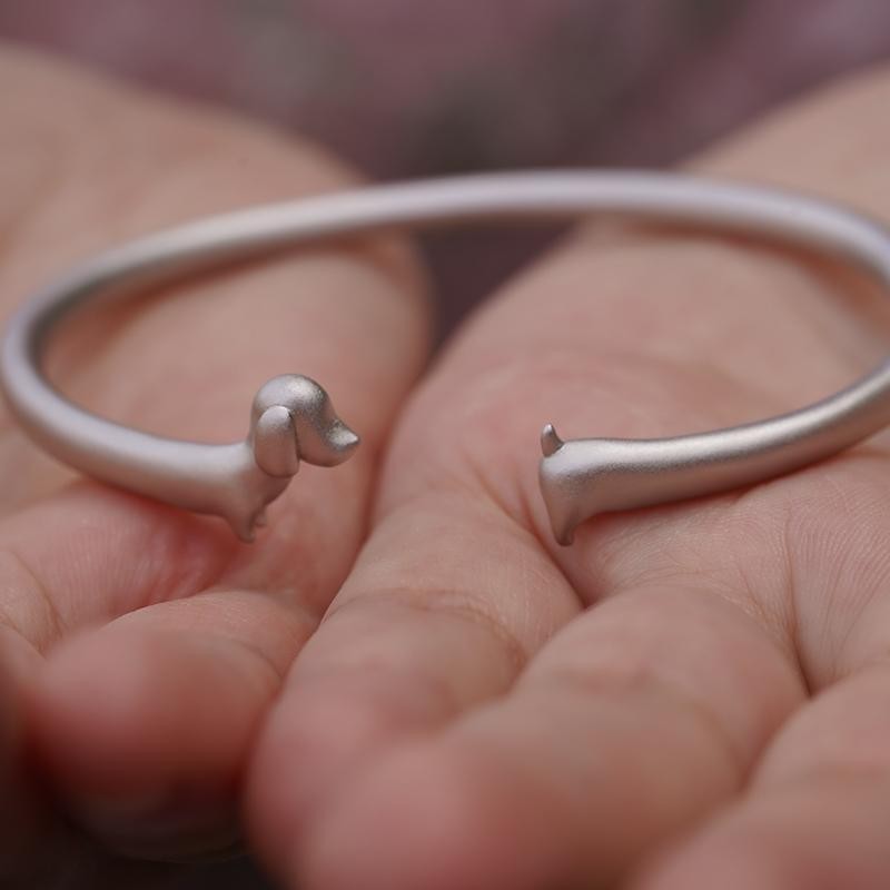 Vòng tay chó con Vòng tay dễ thương Quà tặng nam nữ Mở vòng tay đơn giản mờ