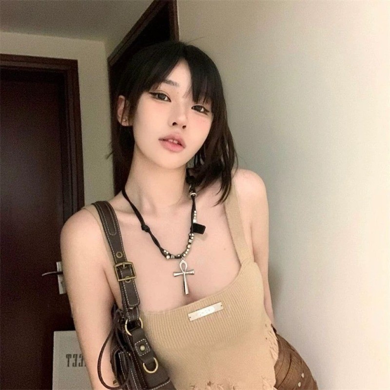 Chuỗi Mặt Dây Chuyền Hình Chữ thập Đen, Phù Hợp Với Áo Len