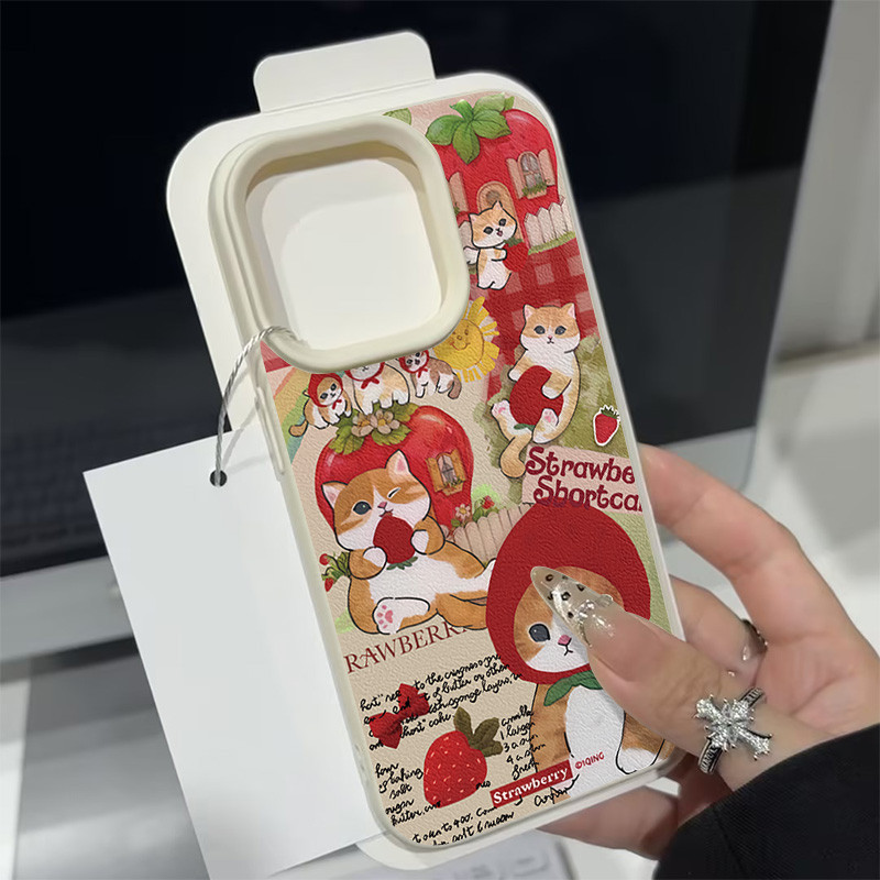 Ốp Lưng Tương Thích Cho IPhone 15 11 13 16 14 12 Pro Max X XS Max XR 14 12 Pro Max 16 15 14 Plus Hoạt Hình Thời Trang Dễ Thương Countryside Dâu Mèo Kẻ Sọc Da Họa Tiết Cảm Giác Da