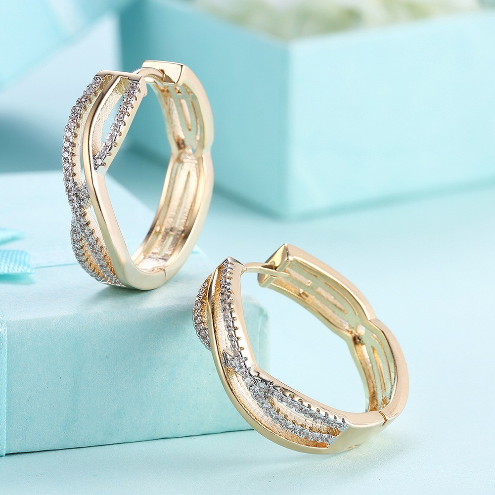 Bông tai kẹp nữ từ bạc 925 mạ vàng 18K với đá zircon sáng tạo