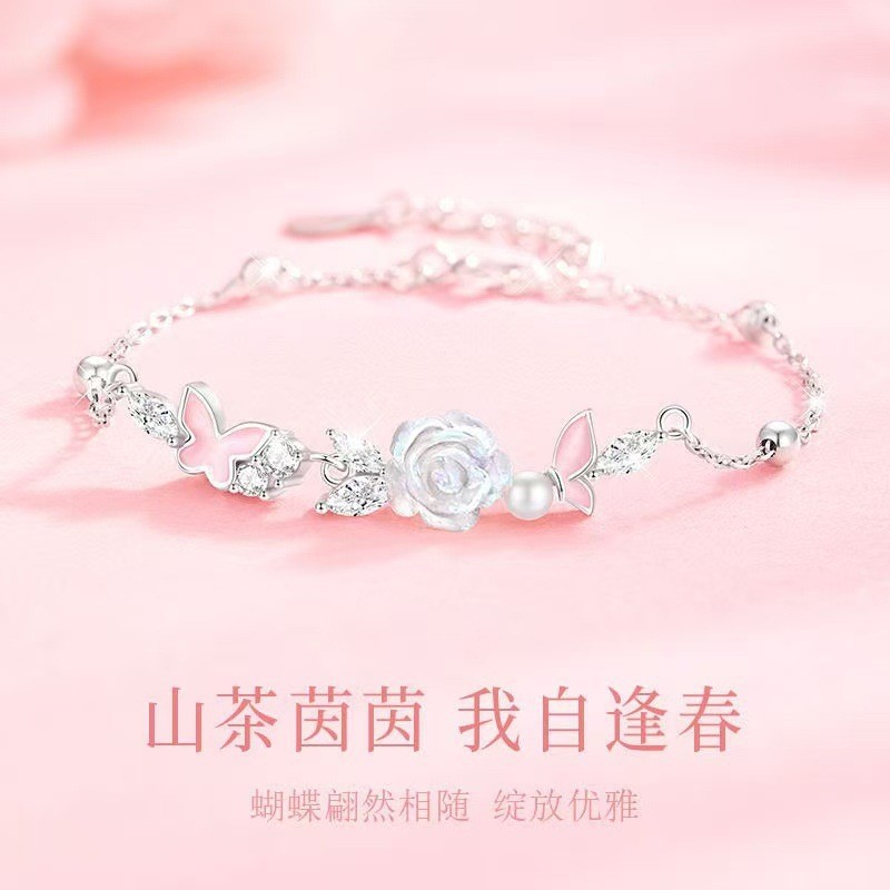 Vòng tay nữ hình bướm dạ quang Camellia tinh tế
