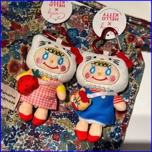 Bộ sưu tập xoăn x Hello Kitty Plushie Túi búp bê Cotton sang trọng dâu dễ thương quyến rũ