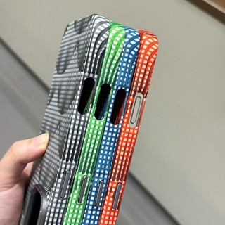 Thích hợp cho họa tiết sợi Carbon iPhone17Promax Vỏ điện thoại từ tính 16Pro Vỏ bảo vệ kẻ sọc màu Hàng hóa giao ngay