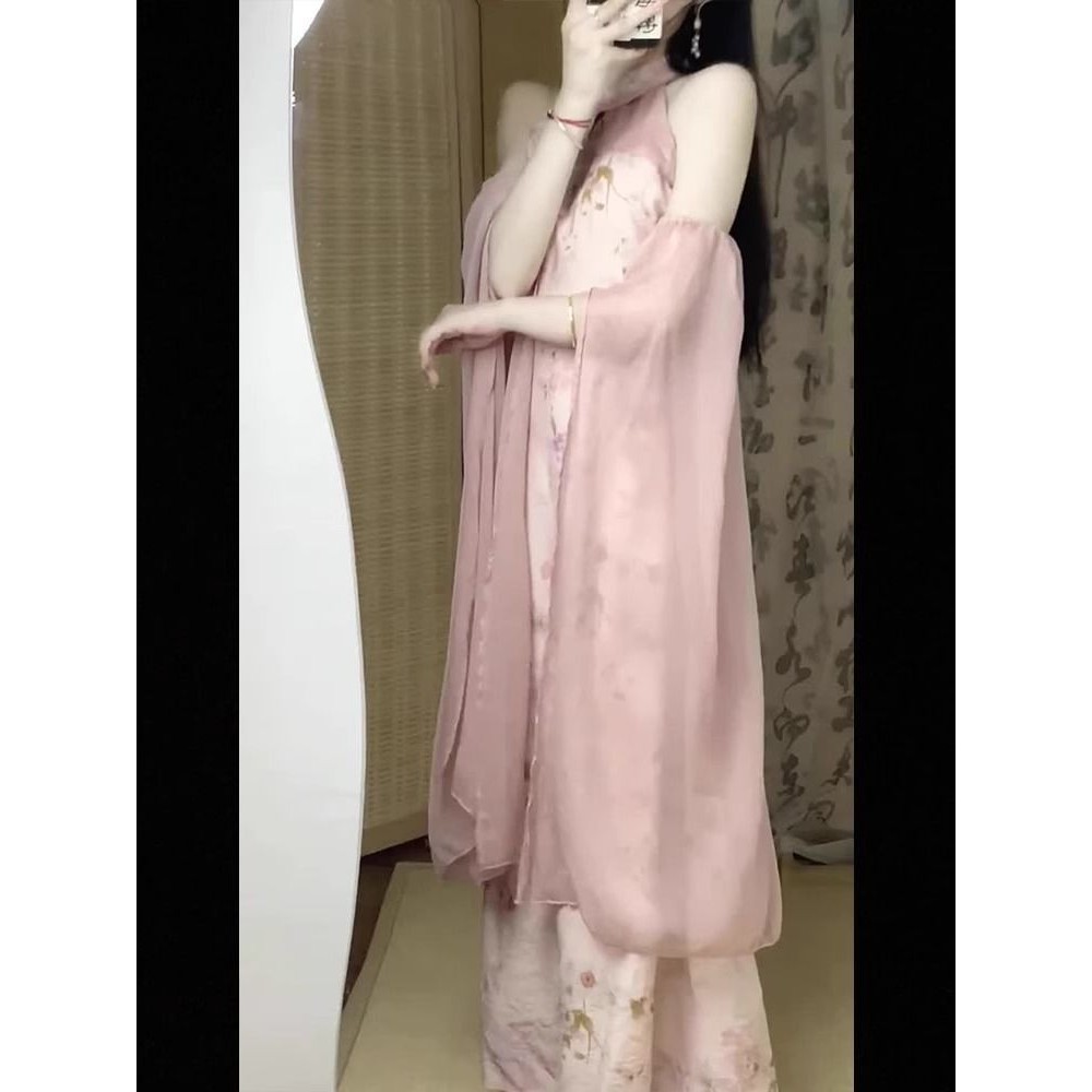 Đầm dây màu hồng phong cách Trung Quốc, phù hợp cho lễ đính hôn