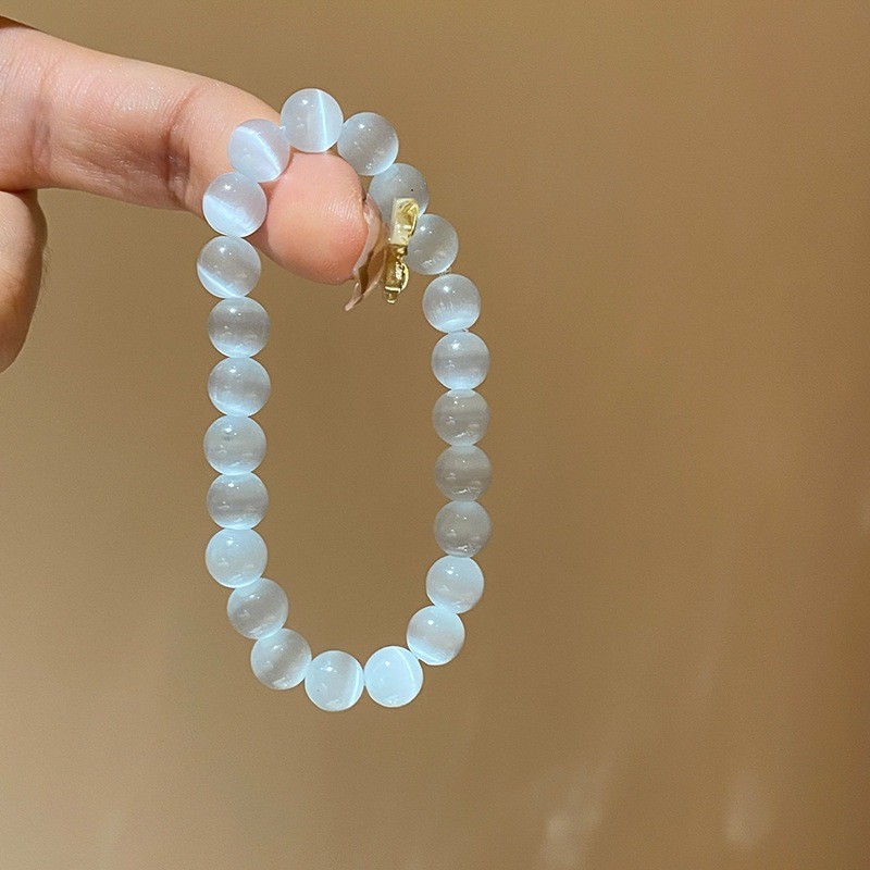 Vòng tay đính cườm ngọc trai nhân tạo - Phong cách đơn giản để làm đẹp cho tay