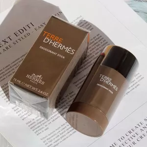 Kem dưỡng thể chống mồ hôi Earth Antiperspirant Solid 75ml Woody Fragrance Boy Gift Cosmetics