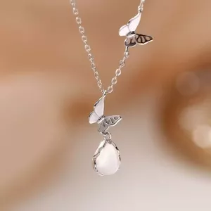 Bán Chạy Vintag Vintage Phù Hợp Với Niche Ánh Sáng Sang Trọng Bạn Gái Quà Tặng Vòng Cổ Bướm Giọt Nước Xương Đòn Sang Trọng 26.3.22
