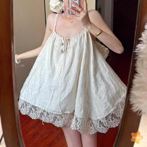 Đầm dây babydoll ren thoáng mát, phù hợp đi biển và du lịch