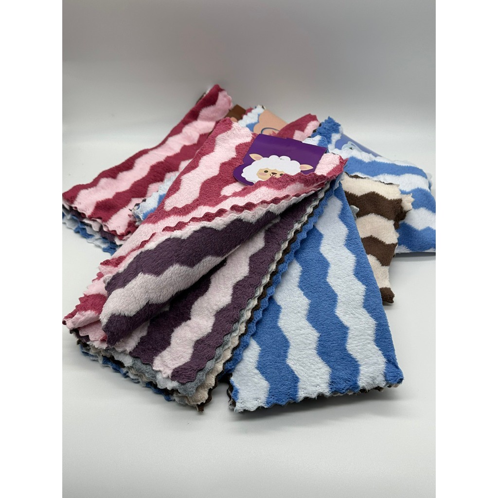 Combo 5 Khăn Lau Bếp Đa Năng 30x30cm – Khăn Lau Bàn, Lau Dọn, Lông Cừu Siêu Mềm Họa Tiết Sóng To