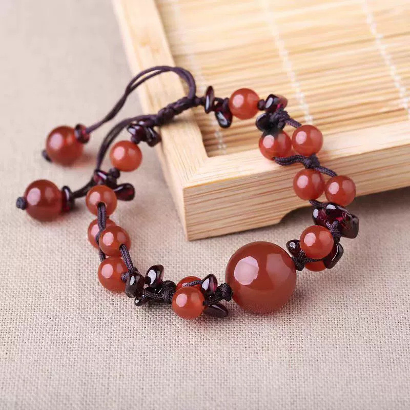 Vòng tay nữ mã não đỏ đơn giản và độc đáo