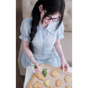 Set Hai Món Áo Tay Bồng Tiểu Thư Cúc Bọc Thêu Hoa Mix Chân Nhún Eo Cột Nơ