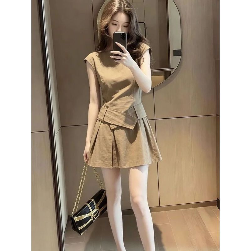 [Thời gian có hạn Seckill] Váy liền quần chữ A không tay cổ điển kiểu Pháp cổ điển, mùa hè 2026 Phong cách mới Đơn giản đi lại thon gọn hơn