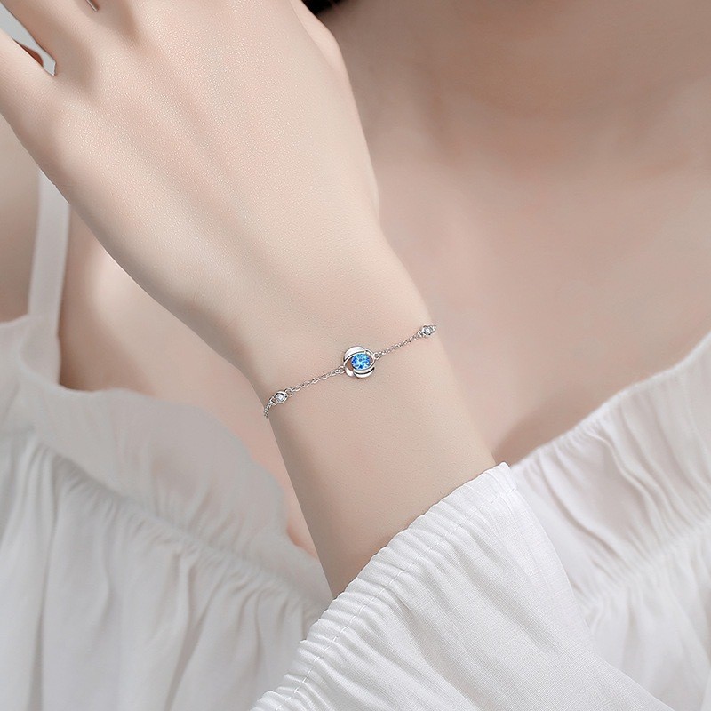 Tình yêu từ cái nhìn đầu tiên Vòng tay nữ sang trọng nhẹ nhàng đa năng