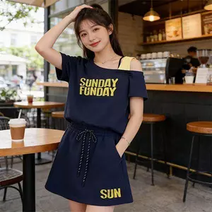In hai mảnh lệch vai ngắn tay phù hợp với váy dây rút mùa hè Bộ đồ dáng ôm thông thường