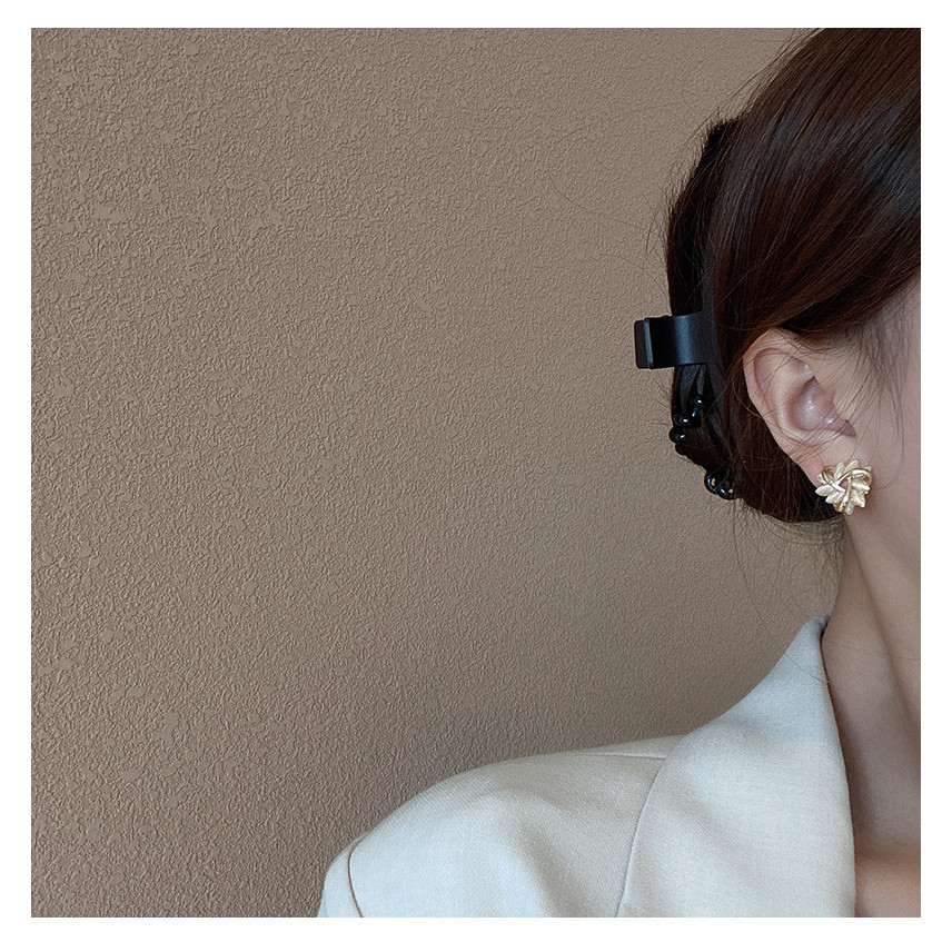 Bông tai hoa sterling silver thời trang,simple và cute với đinh tán opal