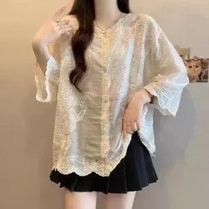 Áo sơ mi dài tay voan ren cỡ lớn mùa hè Phong cách mới dáng rộng dáng rộng dáng rộng hơn trông lười biếng phong cách hàng đầu