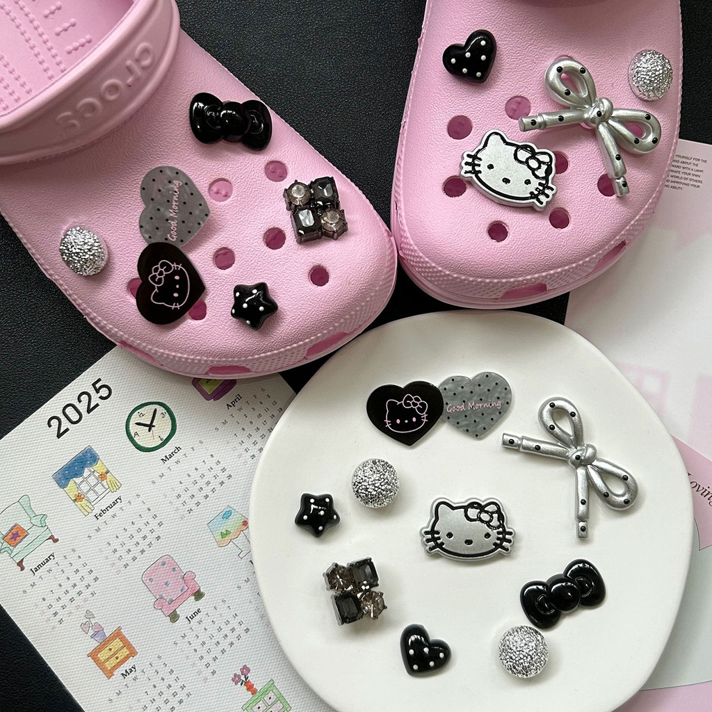 Hellokitty Phụ Kiện Hoa Hoạt Hình Đen Dễ Thương, Phù Hợp Crocs, Có Thể Tháo Rời, DIY, Khóa Giày