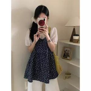 Áo thun nữ thiết kế quần áo khâu mm hoa tay ngắn mùa hè 2025 Slimer Look Top Tính khí Bộ đồ hai mảnh thông thường
