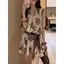 026 Mùa Hè Phong Cách Mới Nẹp Eo Ôm Hơn Nhìn Retro In Rend-Up Váy Ngắn Cao Cấp 2 Tính Khí Phong Cách Kỳ Nghỉ Trượt Tuyết Ngắn