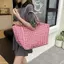 Túi Tote vải HNKMP Gingham có thiết kế kẻ sọc trắng và không gian rộng rãi Hoàn hảo cho công việc đi học Mua sắm sử dụng hàng ngày.