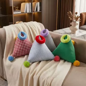 Gối tựa sofa tam giác dễ thương có quai xách pompom vải cotton nhung tăm trang trí phòng ngủ phòng khách quà tặng nữ