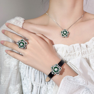 Trang sức phong cách châu Âu - Mỹ với kim cương và ngọc lục bảo, phù hợp cho nữ