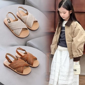 Sandal bé gái đan dây cổ điển mùa hè 2024 đế mềm chống trượt giày đi biển trẻ em cỡ lớn thoáng khí