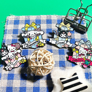 4 Cái / bộ Sanrio Kuromi Chó Tai Lớn Hello Kitty Sinh Nhật Huy Hiệu Dễ Thương Túi Trang Trí Thổ Cẩm Trẻ Em