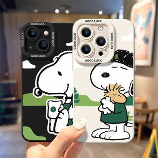 Ốp điện thoại sơn Snoopy dễ thương thời trang cho iPhone16 / 15 / 14 / 13 / MINI / 12 / 11 / Pro MAX / X / XS / XR / 7 / 8 / 6 Vỏ bảo vệ toàn diện bằng silicon lỏng chống sốc và chống rơi