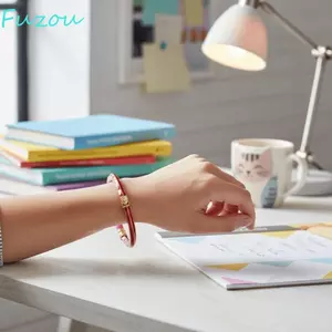 Vòng tay hình bút chì FUJIZOU, Men màu sắc sống động Bản lề lò xo linh hoạt Vòng đeo tay tráng men, Đường hình học tối giản Đế hợp kim chống oxy hóa Hình chữ C Mở vòng bít mùa xuân