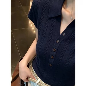 🔥có hàng sẵn🔥áo phong cách hàn quốc nữ áo thun cổ bẻ nữ áo thun nữ tay ngắn Phong Cách Tiền Cũ Hoa Cổ Chữ V Áo Sơ Mi polo Tay Ngắn Nữ Mùa Hè 2026 Phong Cách Mới Slim-fit Ôm Hơn Nhìn Dệt Kim Áo Thun Vai Trang Trọng