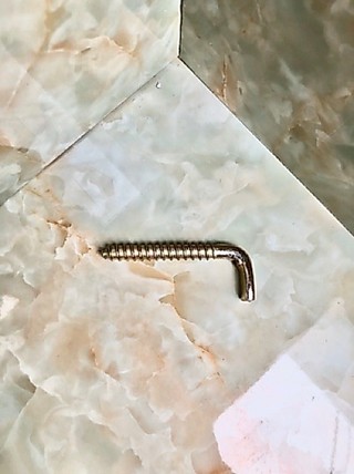 Móc chữ L dùng để treo bình nóng lạnh tặng kèm nở - Kim Khí Dung Anh