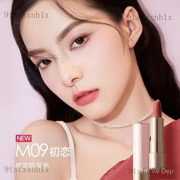 Son môi Son môi dạng sáp mỏng nhẹ, lì, dưỡng ẩm, lâu trôi, tôn da.