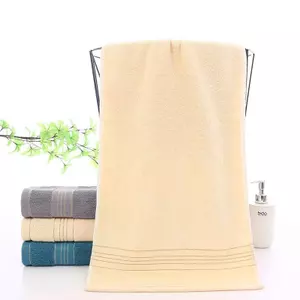 Khăn 100% cotton nguyên chất, thấm hút tốt, thích hợp để rửa mặt và lau các bề mặt khác nhau.