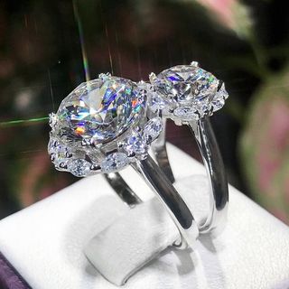 Women's Moissanite Ring by miaows.vn