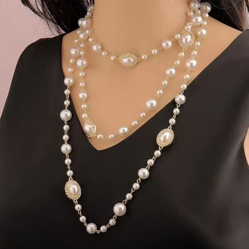 Vòng cổ nhiều lớp ngọc trai, phong cách nhẹ nhàng sang trọng