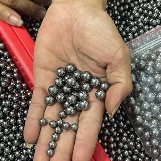 1kg, 2kg các loại bi sắt lớn. Dành cho vip 10. Dùng để thay thế trục xe đạp. Xe đạp điện.. Bi có loại bi 8mm, 9mm,10mm