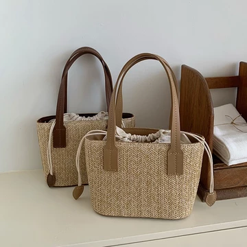 Women's Woven Straw Bag