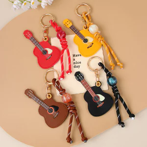 Sáng tạo mới Mặt dây chuyền đàn Guitar PU Quà tặng nhỏ Phụ kiện treo ô tô