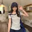 Mùa hè phong cách Hàn Quốc Lyocell sọc chéo vai áo thun ngắn tay lệch vai Slim-Fit Slim-Fit Slimmer Look Light Thoáng khí Niche Tất cả các trận đấu dệt kim nhỏ