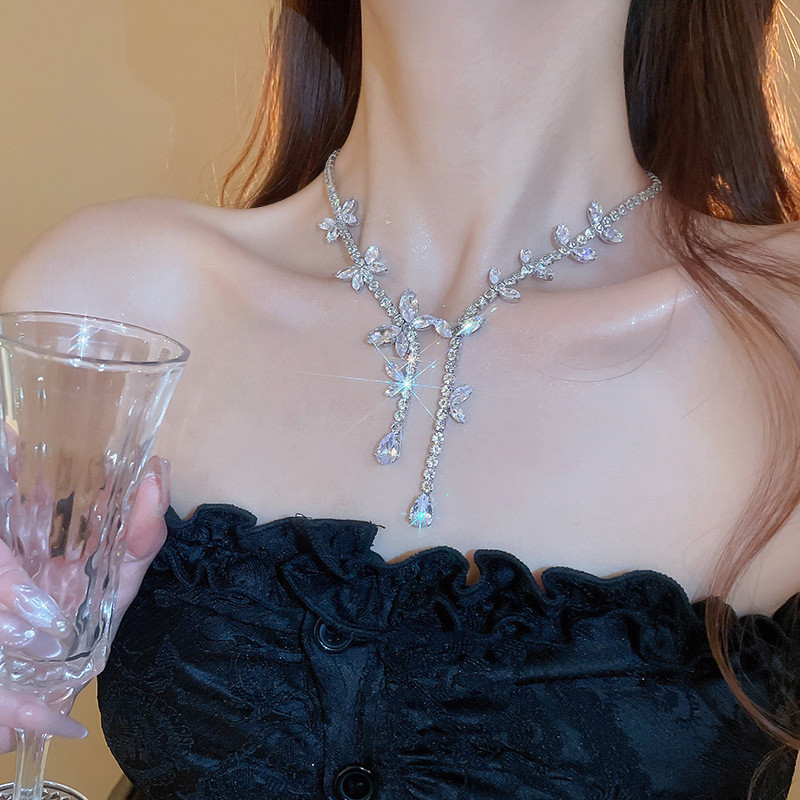 Trang sức cao cấp zircon với họa tiết cánh bướm tua rua - Bộ khuyên tai và dây chuyền sang trọng