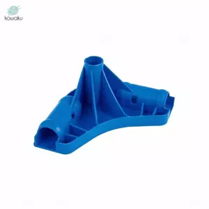 Kết nối kết cấu khung bể bơi màu xanh để lắp đặt nắp bể bơi hình chữ nhật và căn chỉnh bể bơi