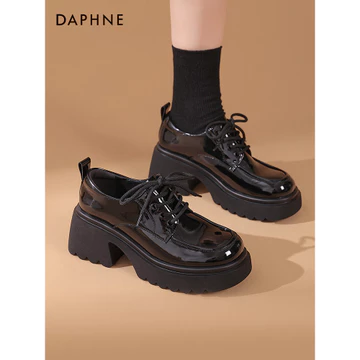 Giày lười đế dày Daphne Nữ 2026 Giày nữ phong cách mới Giày nữ phong cách Anh Quốc Giày da nhỏ màu đen dành cho nữ Giày đơn phù hợp