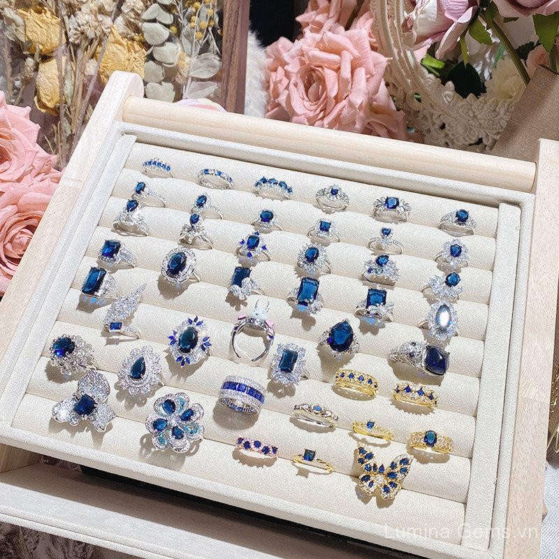 Nhẫn corundum màu xanh với thiết kế nhiều màu sắc bắt mắt