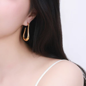 Hoa Tai nữ dáng mềm mại mạ vàng cao cấp, phong cách thanh lịch, thiết kế hiện đại - DOJI