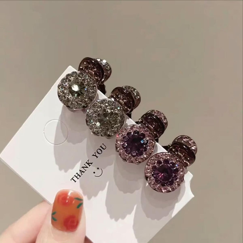 Đa dạng kẹp tóc nhỏ gọn, tinh tế với mặt kim cương, phù hợp cho nữ và công chúa trong tâm hồn