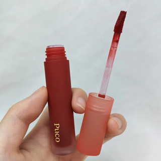 Son dưỡng môi PUCO Mousse không phai màu, xuất hiện màu trắng vào mùa thu đông không dính vào cốc dưỡng ẩm và dưỡng ẩm có giá cả phải chăng và không dễ thể hiện đường viền môi