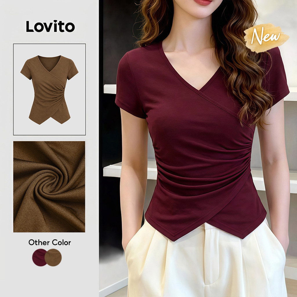 (New Arrival) Lovito Giáng sinh Màu đỏ Áo Thun Cổ V Xéo Tay Ngắn Thoải Mái Nhưng Vẫn Thời Trang Màu Đỏ Đậm Mùa Xuân Mùa Hè Giáng Sinh Cuối Tuần Dành Cho Phụ Nữ TSB205P2D380